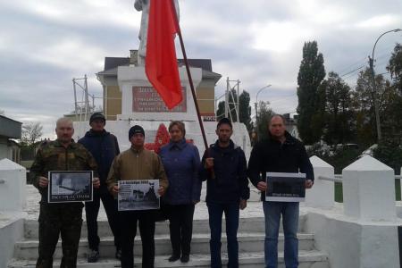 Тамбовские коммунисты провели траурные акции в День защитников советской власти