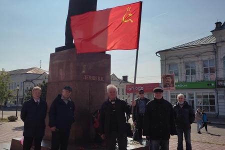Тамбовские коммунисты провели траурные акции в День защитников советской власти