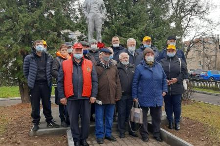 Подмосковные коммунисты отметили день ВЛКСМ: «В бой нас водил Корчагин, в космос Гагарин вёл»