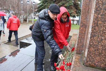 Ярославские коммунисты и комсомольцы отметили 103-ю годовщину ВЛКСМ