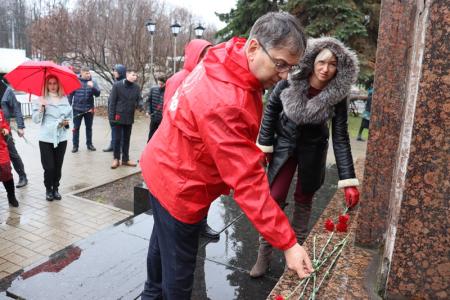 Ярославские коммунисты и комсомольцы отметили 103-ю годовщину ВЛКСМ