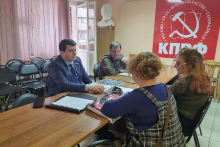 Олег Лебедев помогает жителям Пролетарского района города Твери решить вопрос водоснабжения