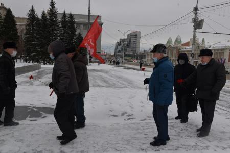 В Новосибирске отметили 104-ю годовщину Великой Октябрьской социалистической революции