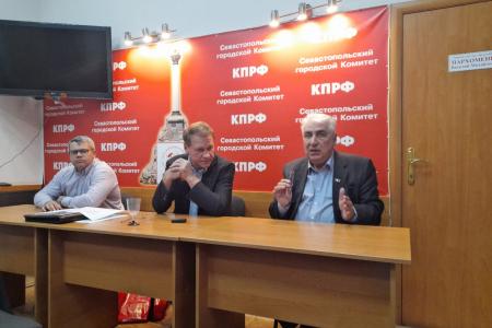 Севастопольский штаб КПРФ с рабочим визитом посетили Александр Тарнаев и Маргарита Образцова