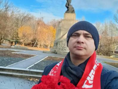 Саратовские коммунисты отметили 104-ю годовщину Великой Октябрьской социалистической революции