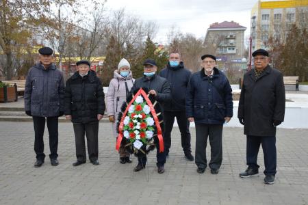 Коммунисты Калмыкии почтили память Героя Советского Союза  Басана Городовикова