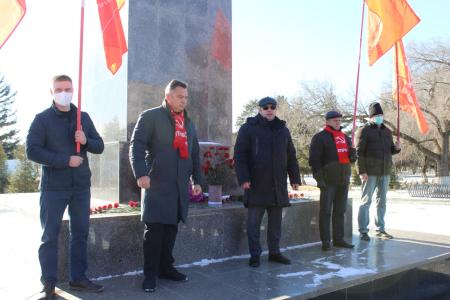 Коммунисты Приамурья отметили 104-ю годовщину Великого Октября