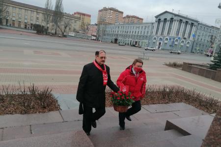В Курске отметили 104-ю годовщину Великой Октябрьской социалистической революции