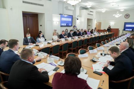 Лидер Ленинского Комсомола, депутат Госдумы Владимир Исаков выступил за гарантированное первое рабочее место