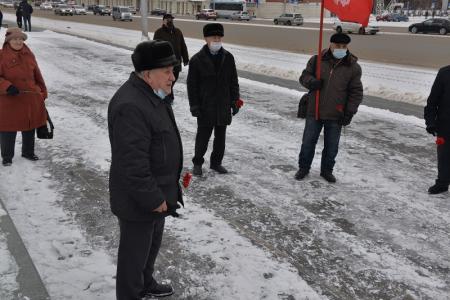 В Новосибирске отметили 104-ю годовщину Великой Октябрьской социалистической революции