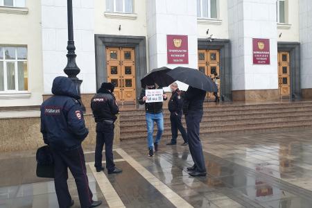 Серия одиночных пикетов против QR-кодов прошла в Ростове-на-Дону