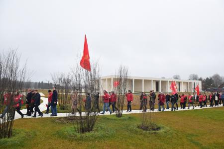 КПРФ и ЛКСМ РФ почтили память бессмертных партизанок - Зои Космодемьянской и Веры Волошиной