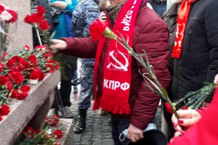 Санкт-Петербург. Депутат Госдумы Сергей Пантелеев принял участие в праздничном мероприятии, посвященном 104-й годовщине Великой Октябрьской Революции