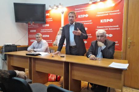 Севастопольский штаб КПРФ с рабочим визитом посетили Александр Тарнаев и Маргарита Образцова