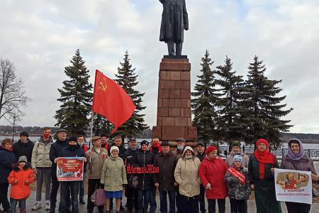 Коммунисты Ивановской области отметили 104-ю годовщину Великого Октября