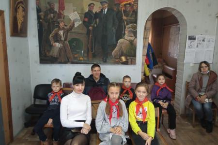Тамбовская область. Пионерия вместе с партией встречает годовщину Великого Октября