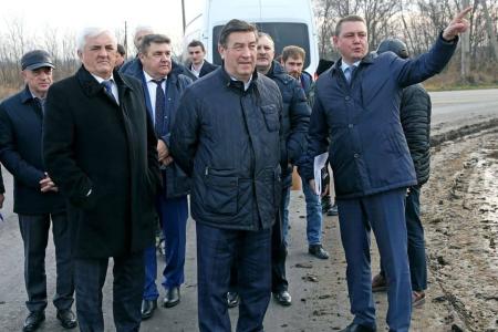 Лидер ставропольских коммунистов Виктор Гончаров: Муниципалитеты и подрядчики-дорожники могут быть привлечены к ответственности!