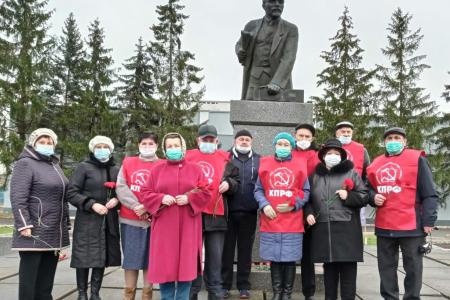 Новгородская область отмечает День Великого Октября