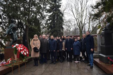 КПРФ и ЛКСМ РФ почтили память бессмертных партизанок - Зои Космодемьянской и Веры Волошиной
