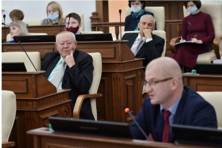 Фракция КПРФ в Алтайском Заксобрании проголосовала против бюджета и потребовала обсуждения думских законопроектов о куаркодировании