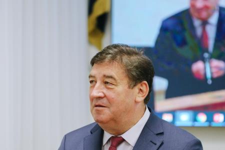 Лидер ставропольских коммунистов Виктор Гончаров принял участие в конференции по инновационным идеям молодёжи края