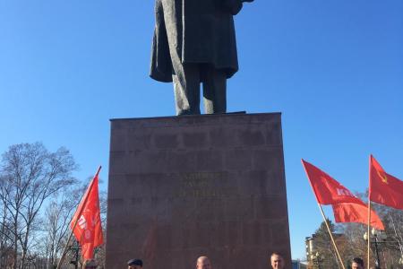 В Южно-Сахалинске полиция задержала участников праздничного мероприятия в день Великой Октябрьской Социалистической Революции