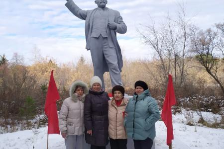 Коммунисты Омской области достойно отмечают День Великого Октября