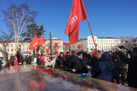 В Южно-Сахалинске полиция задержала участников праздничного мероприятия в день Великой Октябрьской Социалистической Революции