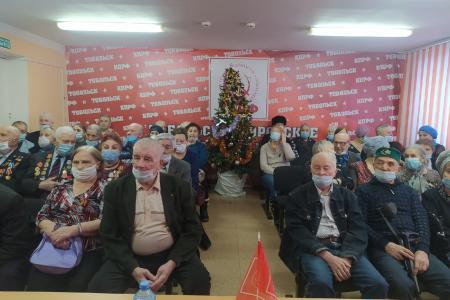 Тюменская область. Лидер местных коммунистов Тамара Казанцева встретилась с «детьми войны» в Тобольском районе