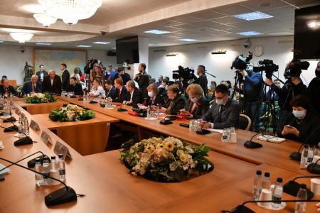 Половина победы. В Госдуме состоялась встреча фракции КПРФ с Голиковой, Мурашко и Поповой