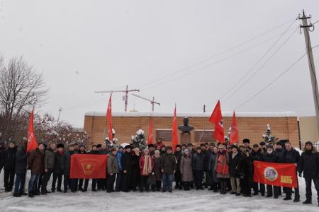 В Новосибирске почтили память Иосифа Виссарионовича Сталина.