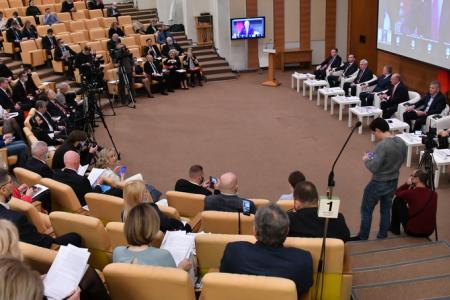 КПРФ в Госдуме провела круглый стол о законодательном обеспечении противодействия распространению новой коронавирусной инфекции