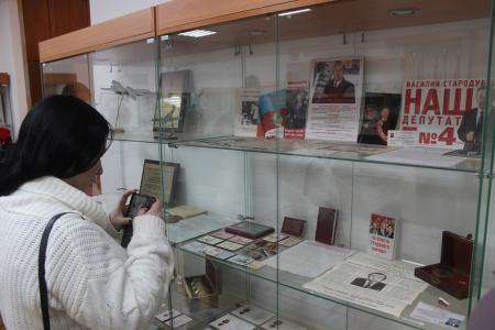 Депутаты фракции КПРФ в Госдуме во главе Ю.В. Афониным вместе с тульскими коммунистами возложили цветы на могилу В.А. Стародубцева