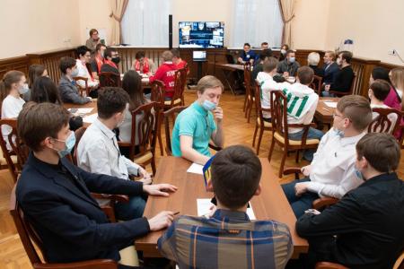 Свердловские комсомольцы победили в околопарламентских чтениях