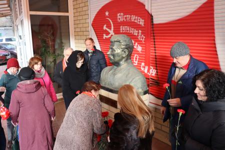 Сталинградские коммунисты провели итоговое заседание оргкомитета по празднованию юбилея Алевтины Апариной
