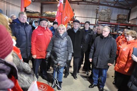 КПРФ отправила на Донбасс 93-й новогодний гуманитарный конвой