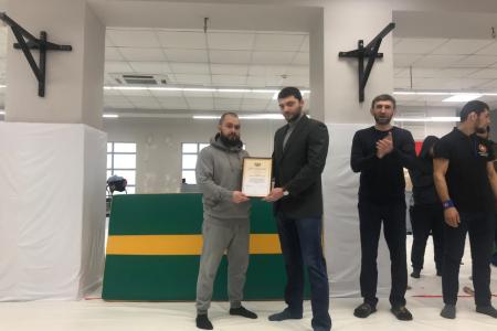 Тюменские коммунисты  поздравили спортсменов с открытием  клуба единоборств