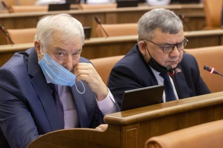 Красноярские краевые депутаты-коммунисты продавили поправки в бюджет и выступили против QR-кодов на заседании сессии краевого парламента