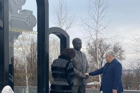 Рабочая поездка на Донбасс в преддверии нового года делегации КПРФ во главе с К.К. Тайсаевым