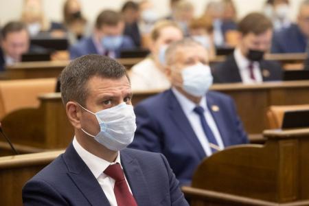 Красноярские краевые депутаты-коммунисты продавили поправки в бюджет и выступили против QR-кодов на заседании сессии краевого парламента