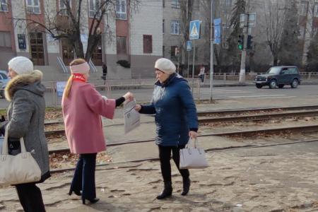 В Волгограде продолжаются протестные акции и сбор подписей против введения QR-кодов
