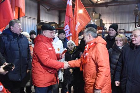 КПРФ отправила на Донбасс 93-й новогодний гуманитарный конвой