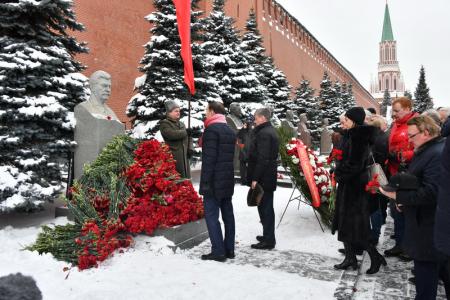 «Имя Сталина - это путеводная звезда!»