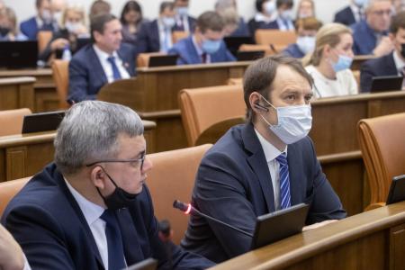 Красноярские краевые депутаты-коммунисты продавили поправки в бюджет и выступили против QR-кодов на заседании сессии краевого парламента