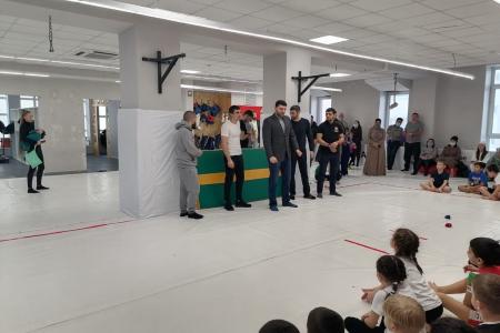 Тюменские коммунисты  поздравили спортсменов с открытием  клуба единоборств