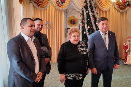 К ставропольским детям праздник приходит с КПРФ