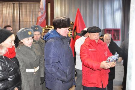КПРФ отправила на Донбасс 93-й новогодний гуманитарный конвой