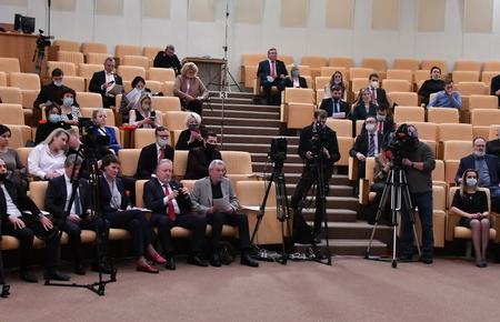 КПРФ в Госдуме провела круглый стол о законодательном обеспечении противодействия распространению новой коронавирусной инфекции
