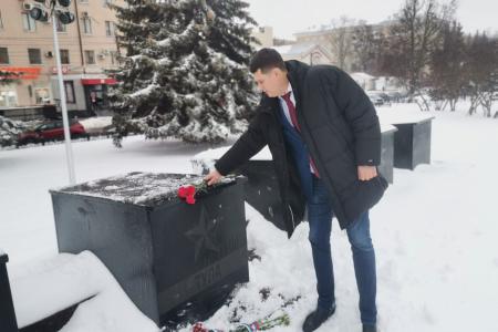 Город-герой Тула. Секретари обкома партии Алексей Лебедев и Татьяна Косарева почтили память юных партизан-разведчиков