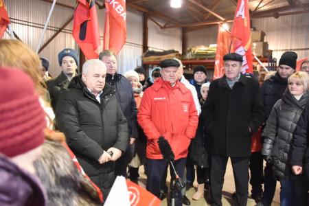 КПРФ отправила на Донбасс 93-й новогодний гуманитарный конвой